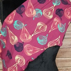 LuLaRoe Tall and Curvy Leggings